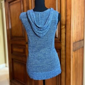 Hooded loose knit sleeveless top